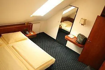 Aida Budget Hotel 2*, Munich