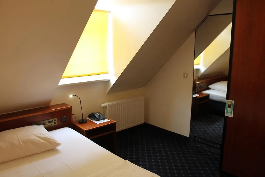 Aida Budget Hotel 2*, Munich